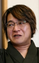 Нацухико Кёгоку