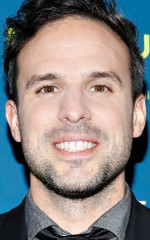 Том Гормикэн Том Гормикэн